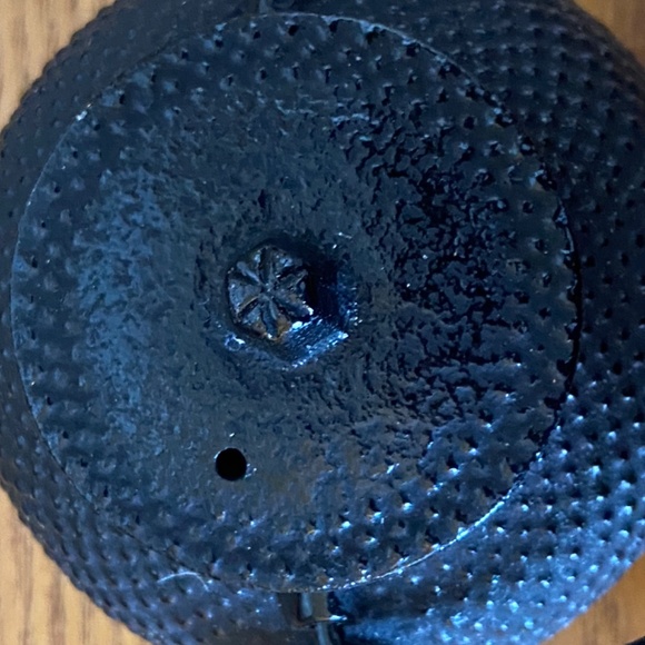 4 Miniature Teapots Cast Iron and Yixing Clay - Picture 10 of 15